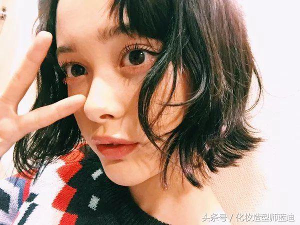 内扣美发造型短发,短发泡面头扎发发型