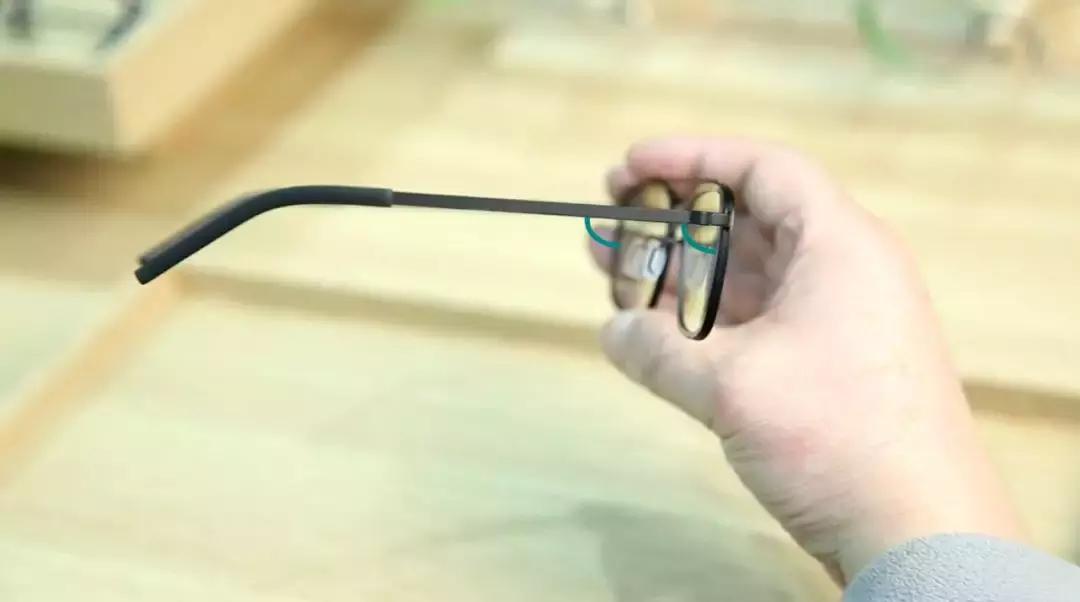 眼镜店镜架怎么调整,tr90镜架怎么调整