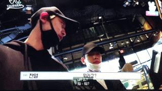 弱弱的问一句，头条有「灿白*党**」吗？