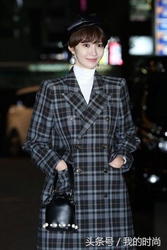 今季必备Fendi水桶袋实用又可爱,章子怡高俊熙中韩女星都爱