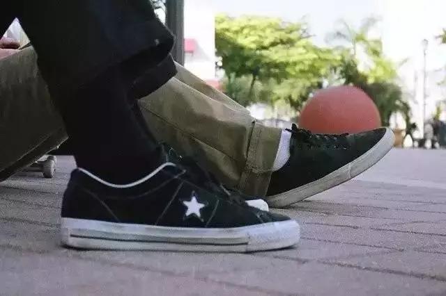 vans和converse高帮适合冬季穿,converse对比vans