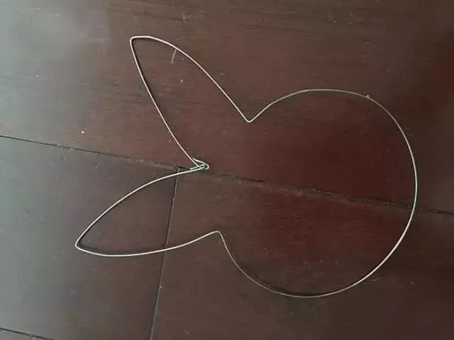 怎么用纸做元宵形状的小灯笼,简单用卡纸做一个元宵节小灯笼