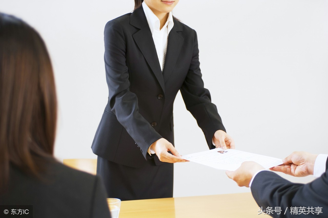 应届毕业生简历模板需要写成绩吗,应届毕业生如何写求职简历模板