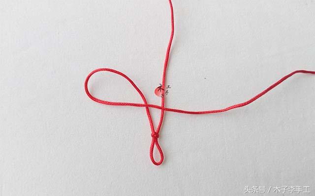 女生手链黄金首饰编法,红绳编心形手链的方法