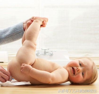 妈妈吃凉的拉肚子还能喂母乳吗,母体拉肚子可以给宝宝喂母乳吗