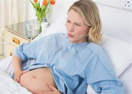 分娩的前兆及应对措施,女性分娩过程中警惕三个插曲