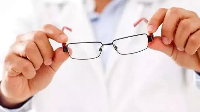 眼镜店镜架怎么调整,tr90镜架怎么调整