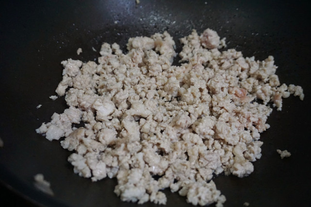 春天上火牙肿嗓子疼,这道菜得多吃,葱姜不放,五分钟出锅,省心