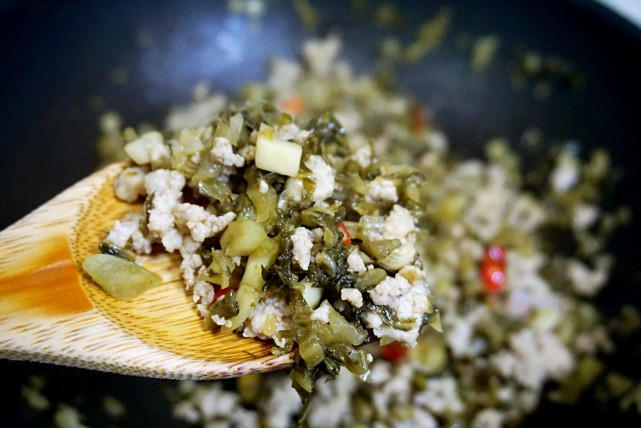 春天上火牙肿嗓子疼,这道菜得多吃,葱姜不放,五分钟出锅,省心