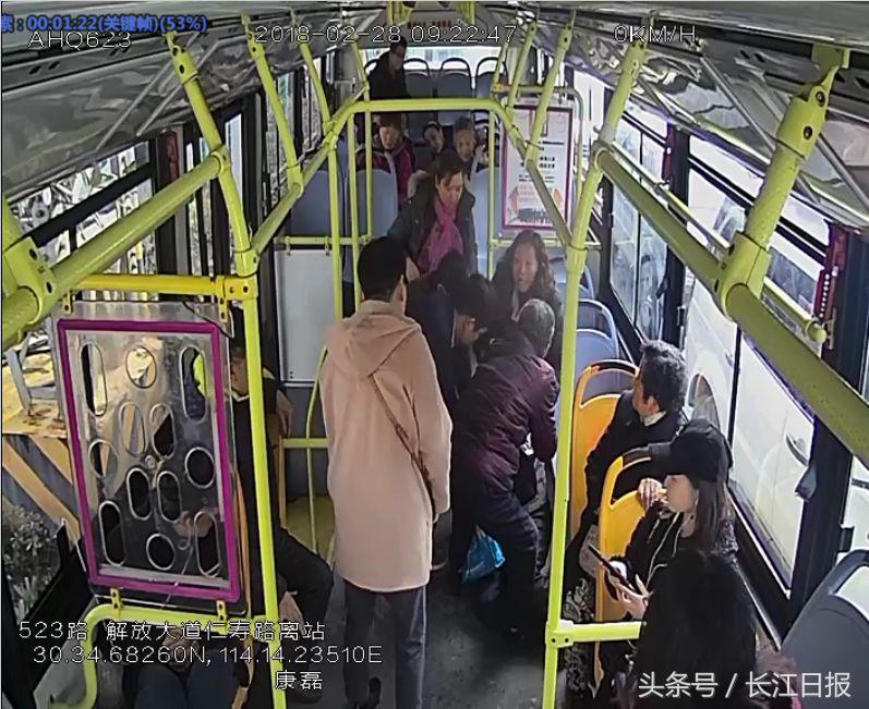 早安武汉|今日外出赏花灯记得携带雨具