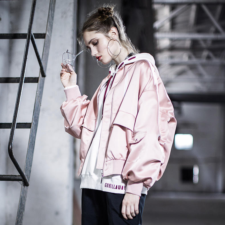 矮个子棒球服显高穿搭,矮个子棒球服时尚显高