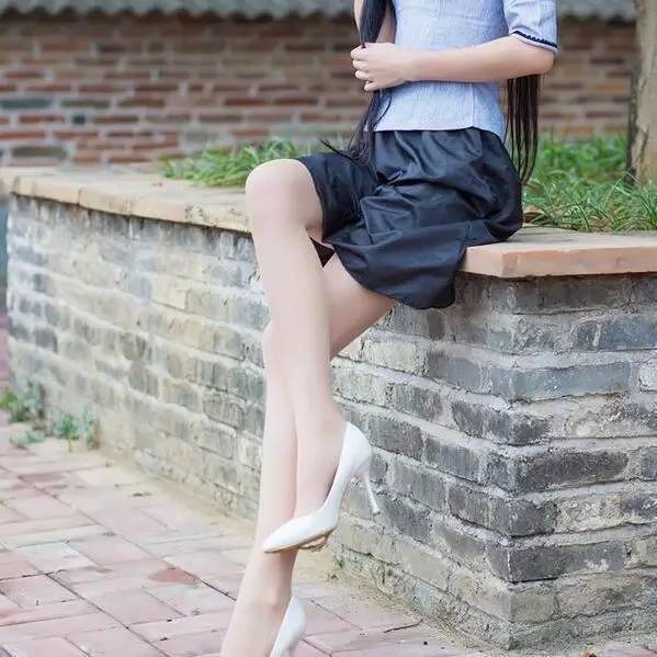 鏄ュ鏉ヨ瑁よ,鏄ュぉ鏉ヤ簡濂充汉绌跨殑瑁よ