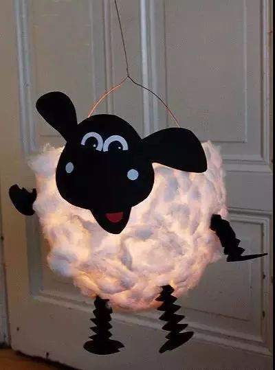 怎么用纸做元宵形状的小灯笼,简单用卡纸做一个元宵节小灯笼