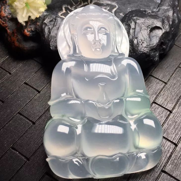 为什么玉雕的观音都是闭眼睛的,如何看玉观音和玉佛的好坏