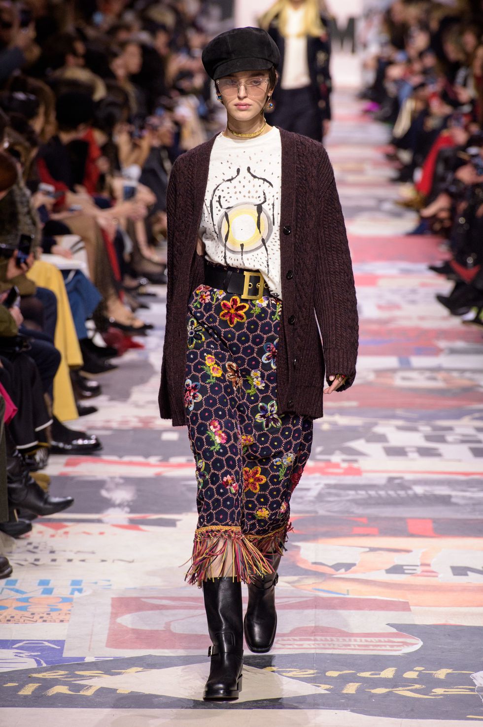 dior成衣秀经典,dior2018秋冬时装复古巴黎郊区