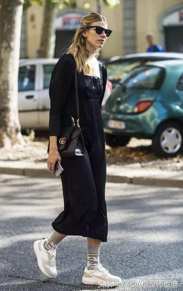 袜子鞋的穿衣搭配图,时尚穿搭小技巧袜子怎么穿好看