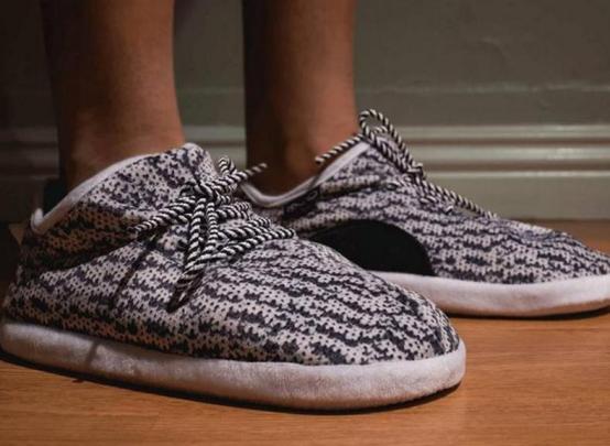 笑话！你1999元朋友圈代购的Yeezy鞋，还不一样是莆田货！