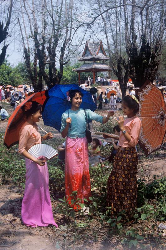 云南赶街场面描写,云南赶街赶集视频