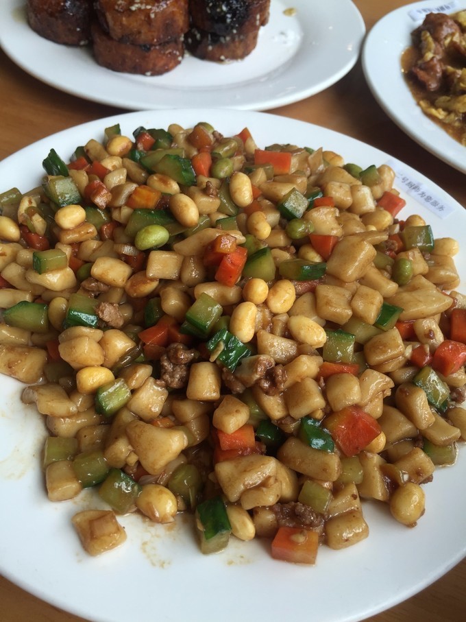 冬天去哪里旅游暖和特色美食,冬季游玩攻略美食推荐