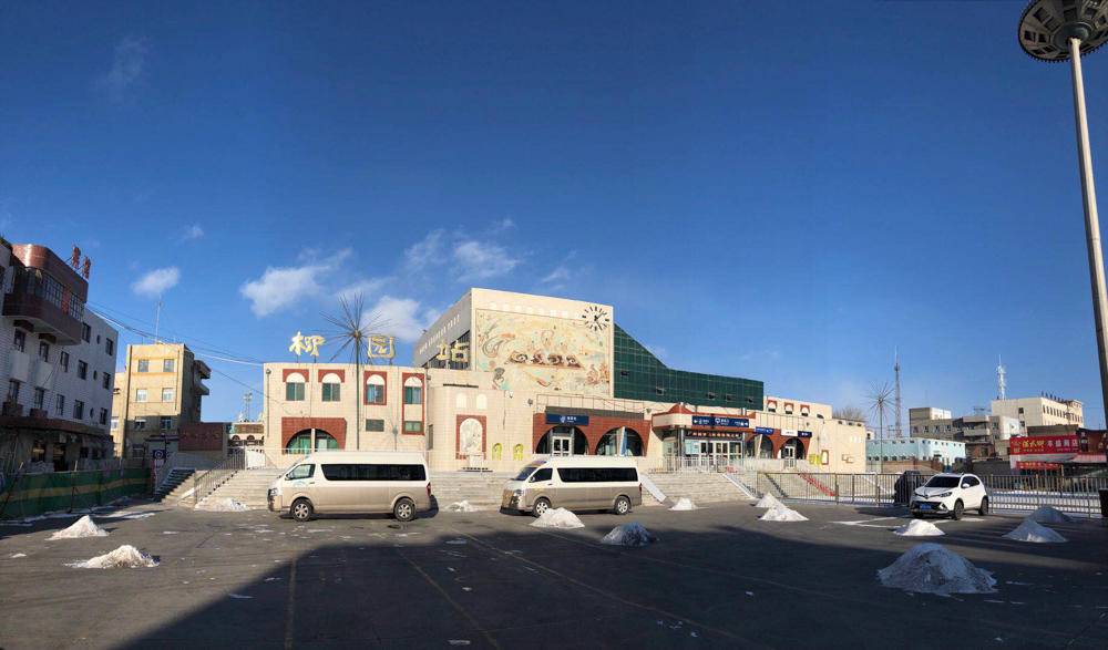 卫毅X郭玉洁：我从故乡归来|正午·夜谈