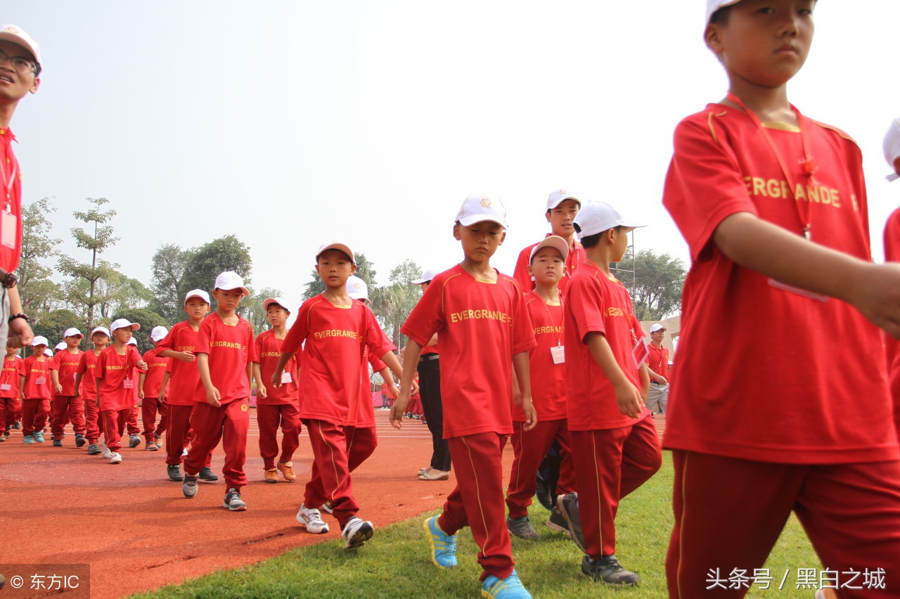 广州恒大足校有多厉害,外媒点赞恒大足校