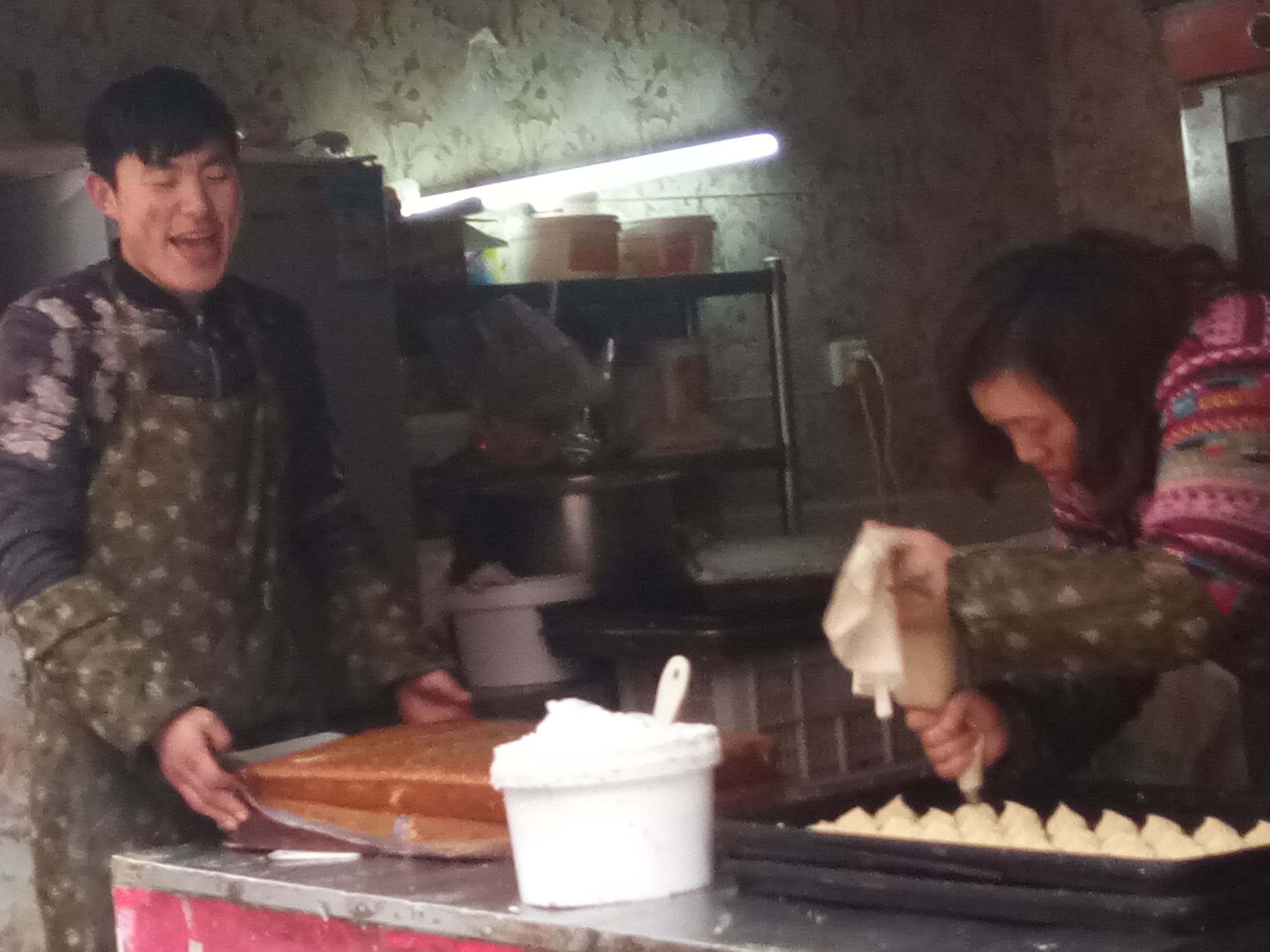 夫妻县城开店,小县城开蛋糕店有出路吗