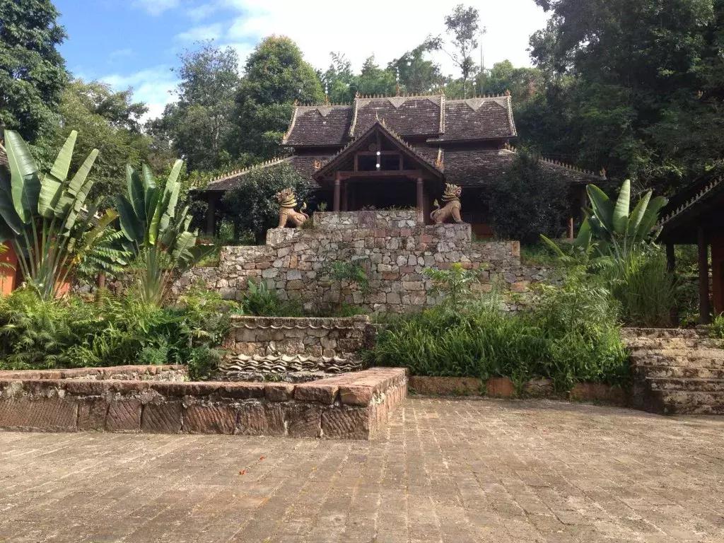 自驾游怎么穿越雪谷,自驾穿越雪地雾凇视频