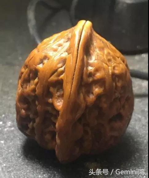 核桃裂了怎么办,核桃裂了胶水修复