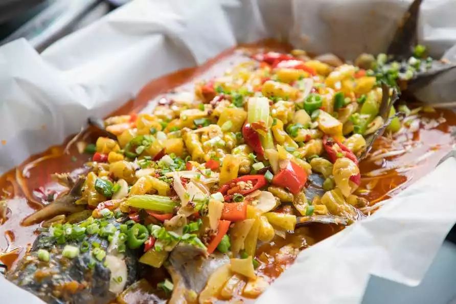 汉中哪家店的纸包鱼和烤鱼好吃,汉中24小时纸包鱼