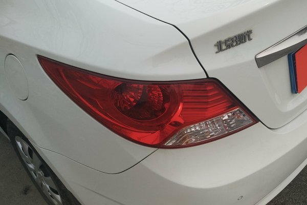 现代-瑞纳,操控顺手,方向盘回馈力较合理