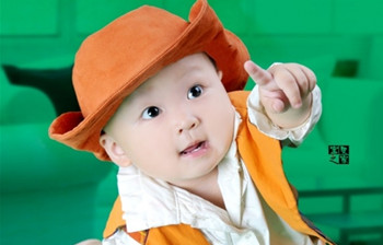 如何根据奶粉配方表选择好奶粉,如何正确选择婴幼儿奶粉奶源