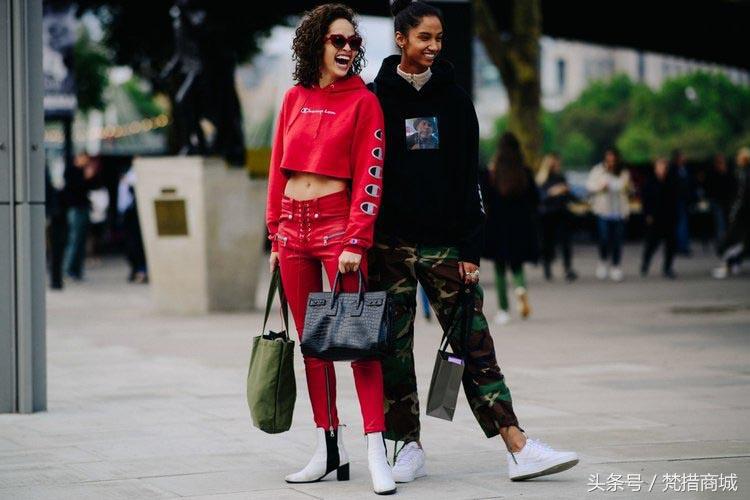 你知道卫衣带怎么系吗,卫衣的两条带子怎么弄才好看