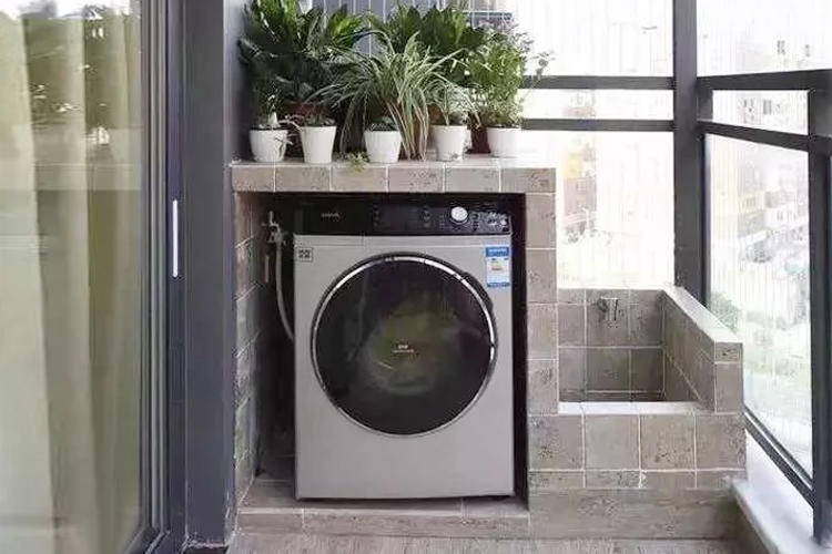 装修要不要装个洗拖把的地方,装修时阳台需要装拖把池吗