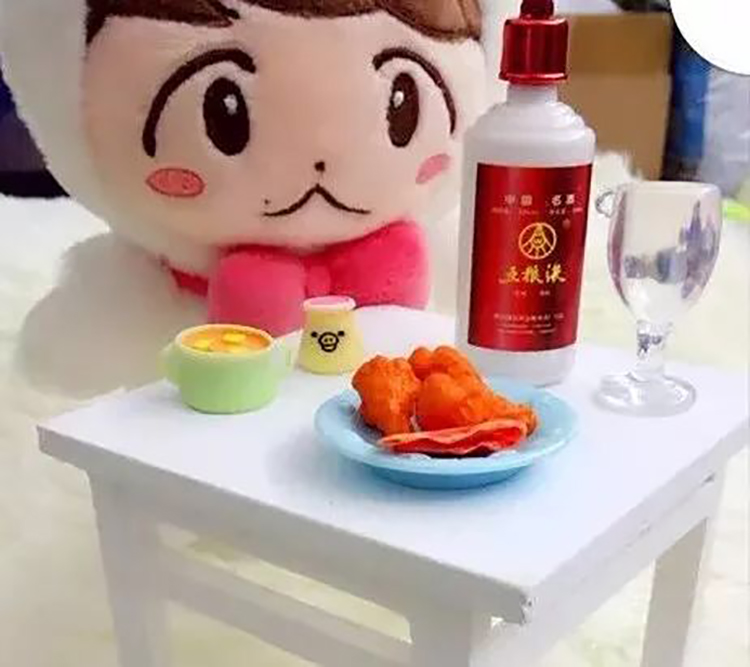 易烊千玺粉丝在直播间抢的福袋,让易烊千玺粉丝感动到哭的礼物