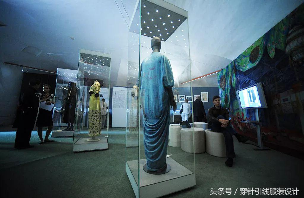 接手巴黎高定鼻祖PaulPoiret品牌后，设计师殷亦晴谈老牌时装屋