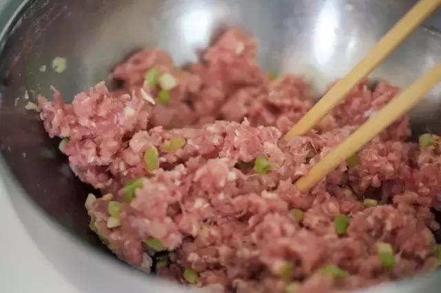 生煎包专用平底锅都可以做什么,用小电锅煎生煎包怎么做