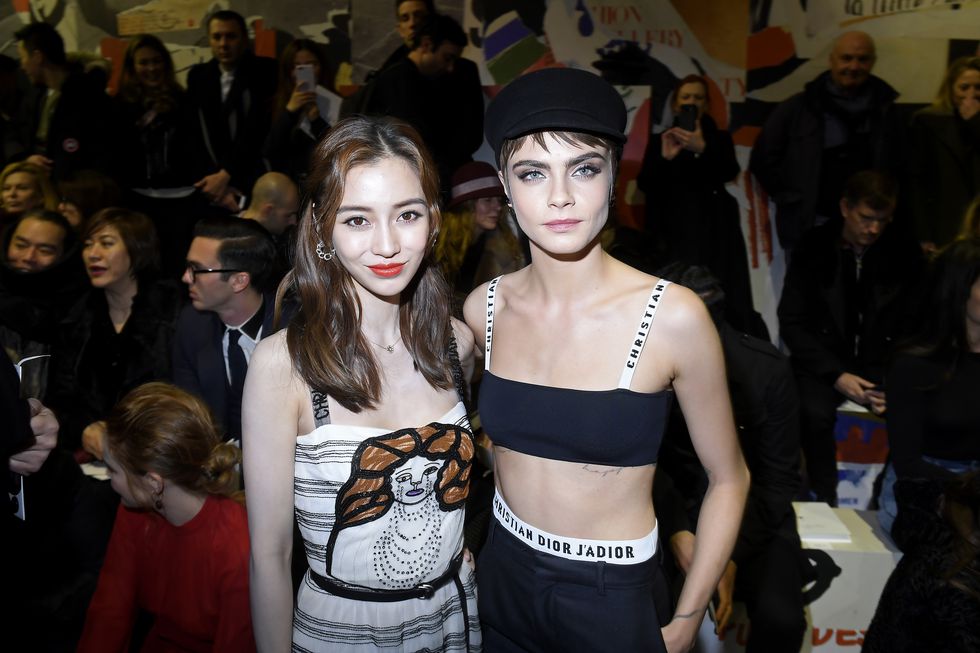 dior成衣秀经典,dior2018秋冬时装复古巴黎郊区