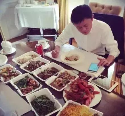 睡遍BAT,饿了么投怀阿里!外卖大战说打就打!