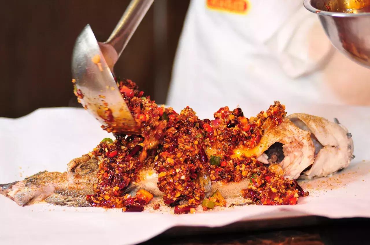 纸上烤鱼做法教程及配方,重庆纸上烤鱼核心香料的配方