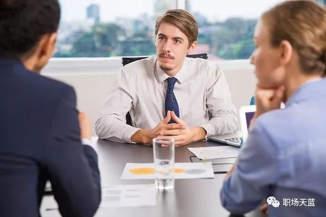 面试题与上级领导意见不一致,面试官问上级的缺点怎么回答