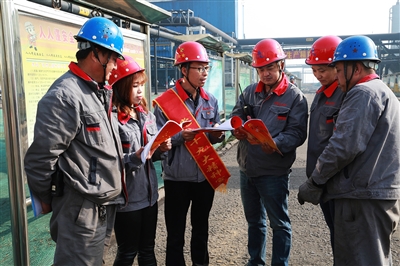 勇立潮头踏浪行奋楫扬帆天地宽,勇立潮头踏浪行下一句