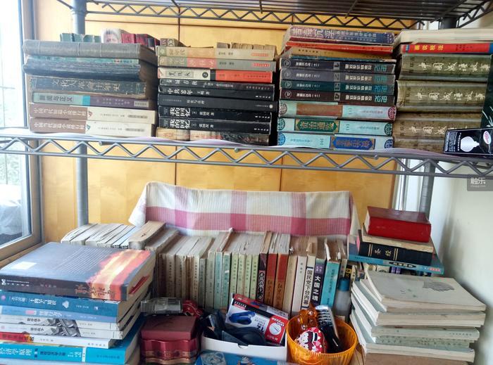 孩子一个人在家太无聊怎么办,老人生活不能自理子女该怎么办