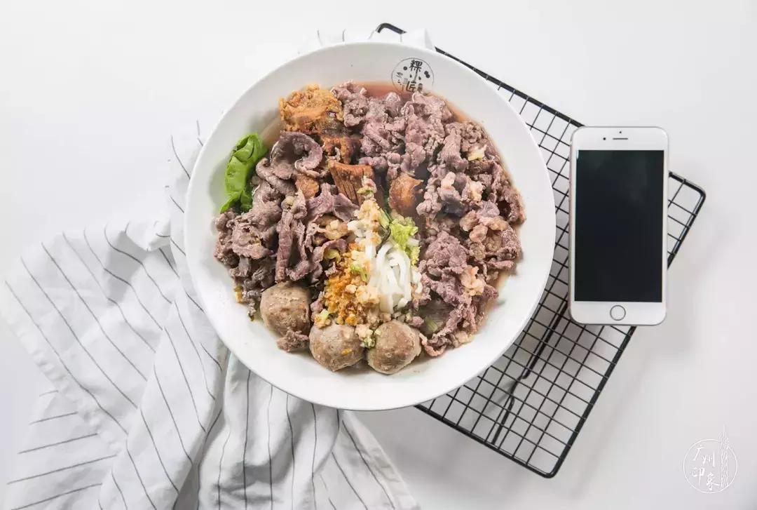 咖啡馆吃麻辣烫,咖啡馆里喝咖啡