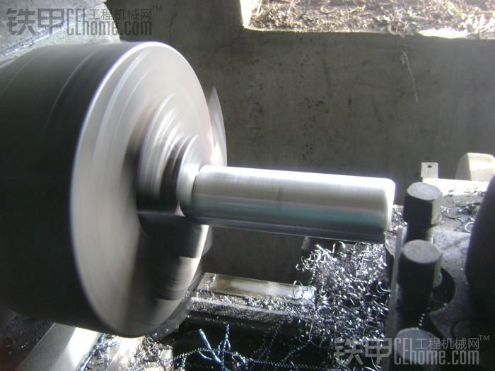 国外牛人自制简易装载机,牛人自制铲地机