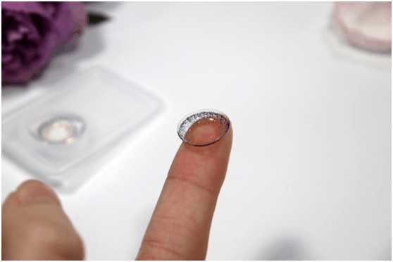 美瞳应该怎么选让你美丽又大眼,美瞳怎么选不干涩不磨眼