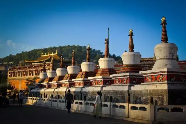 自驾游怎么穿越雪谷,自驾穿越雪地雾凇视频