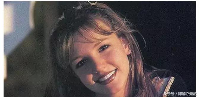 适合减龄少女心的发饰,80年代最流行的女士发饰