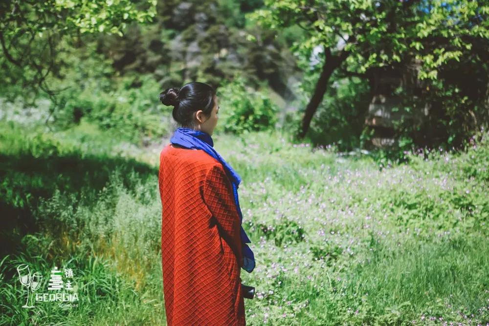 藏在山谷间的红酒小镇,藏在山谷的红酒小镇