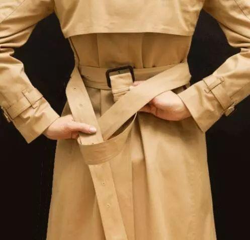 风衣腰带系法大全简单又好看,怎么系风衣外套后面的腰带结