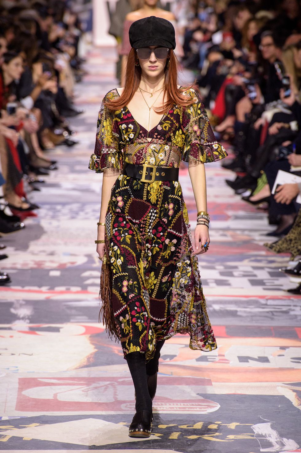 dior成衣秀经典,dior2018秋冬时装复古巴黎郊区